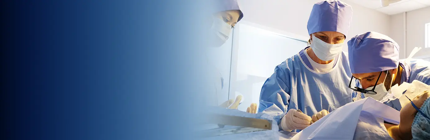 Medicos realizando uma cirurgia