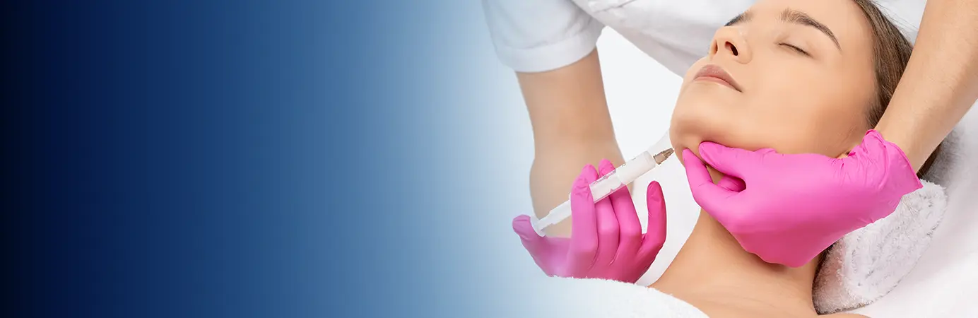 Mulher em atendimento estético