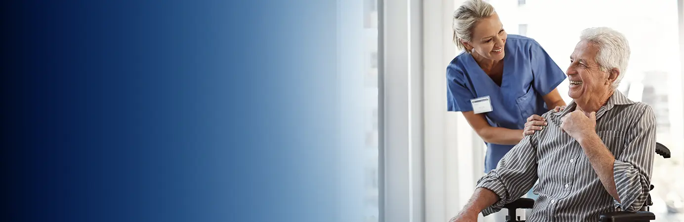 Médico conversando com paciente